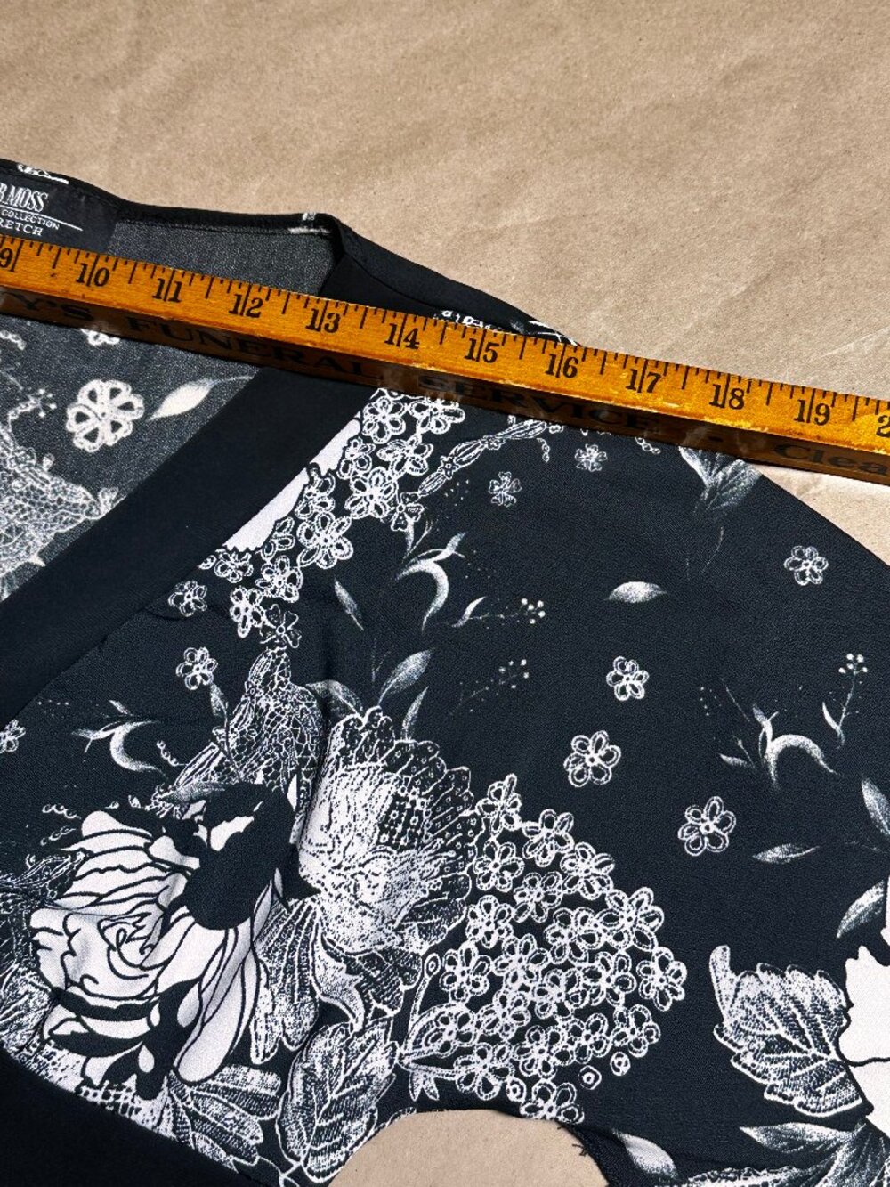 B. Moss Black and White Flowered Knit Dress, X-Small - Picture 9 of 10